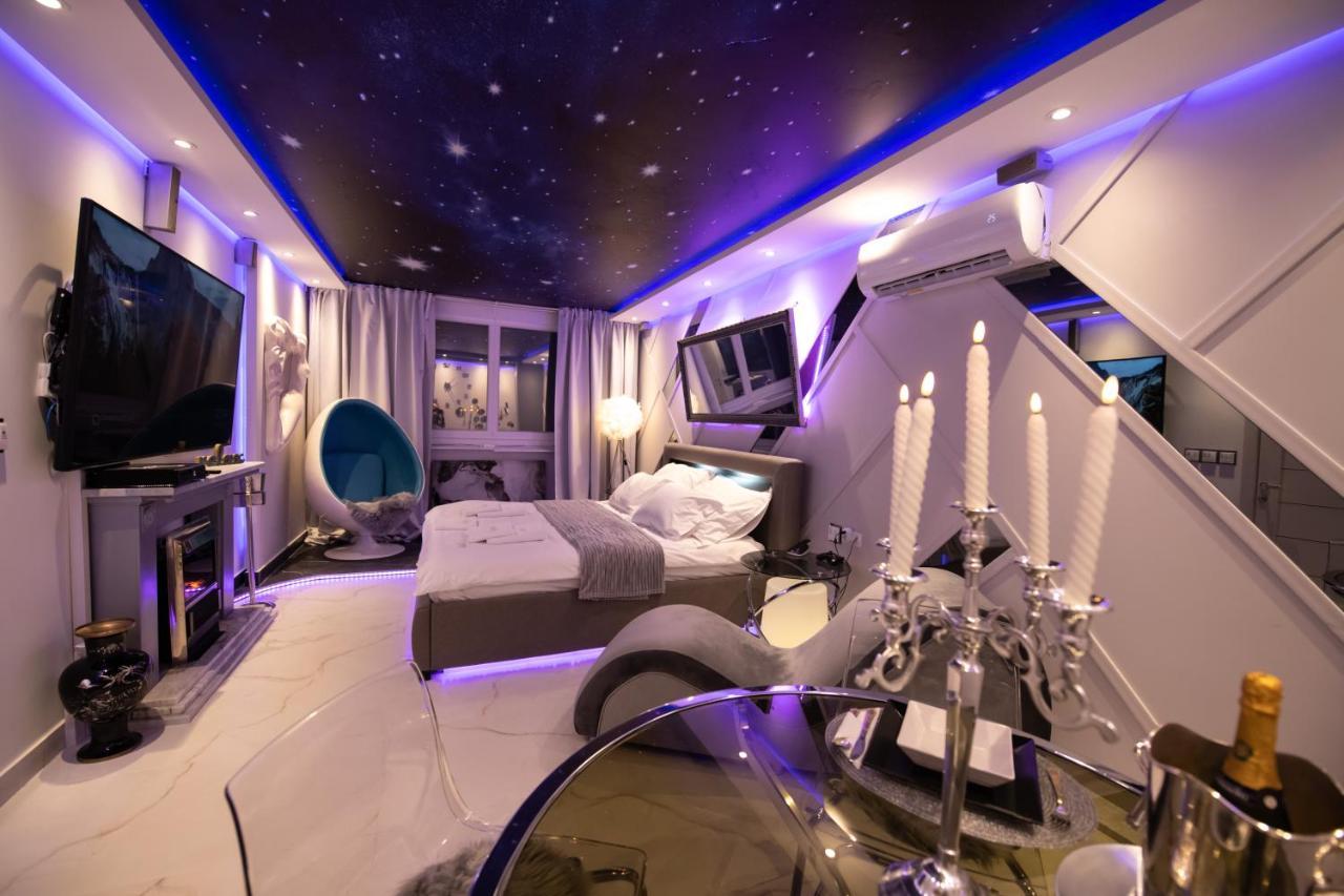 Aurora Lux Smart Apartment *